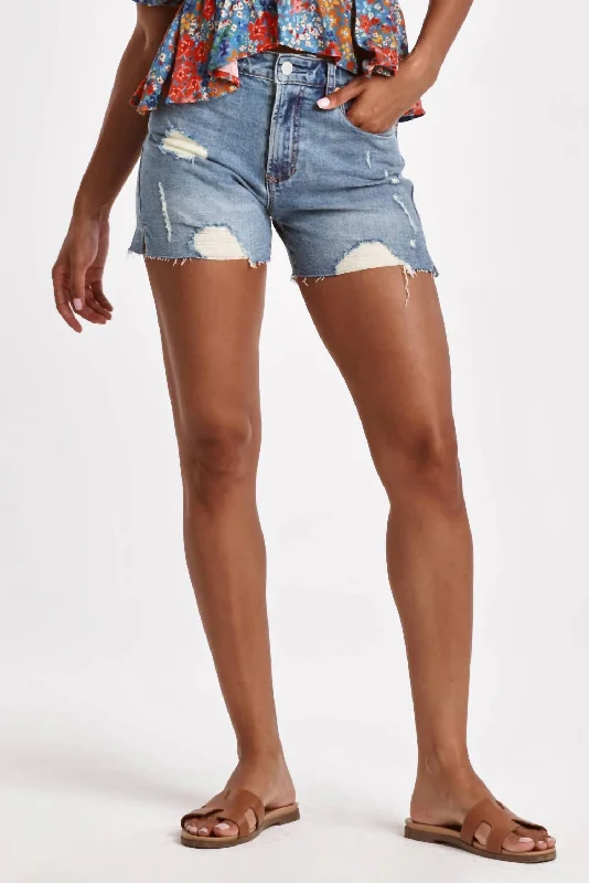 Ivy Douque High Rise Shorts In Medium Wash